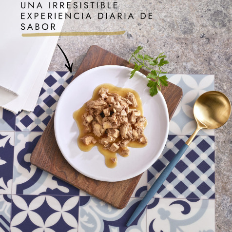 Purina-Gourmet-Perle-Delicias-de-Salmón-y-Atún-en-Salsa-para-Gatos