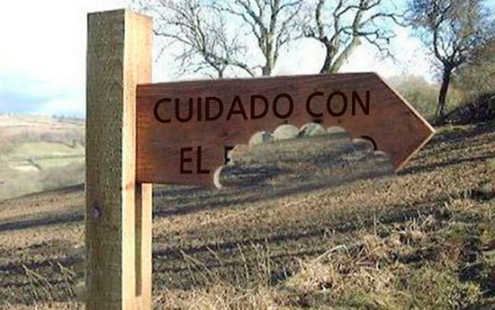 Guardia Civil on X: Ante carteles tipo: Cuidado, perro peligroso  Nosotros preferimos los de: Cuidado con el perro, puede quererte  #YoSiPuedoContarlo  / X