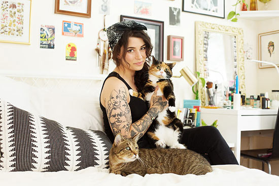 Girls and their cats 2 - Galería de 'Girls and their Cats'