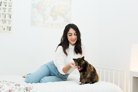 Girls and their cats 3 - Galería de 'Girls and their Cats'